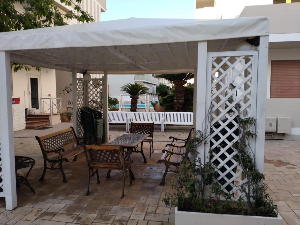 Claudia Residence Alba Adriatica Exterior photo